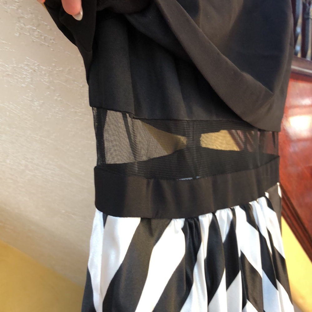 This Betsy & Adam dress has only been worn once and is in perfect condition - Picture 5 of 5